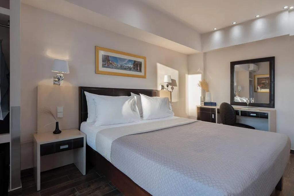 DOUBLE EXECUTIVE QUEEN BED Room, Piraeus City Hotel, Athens