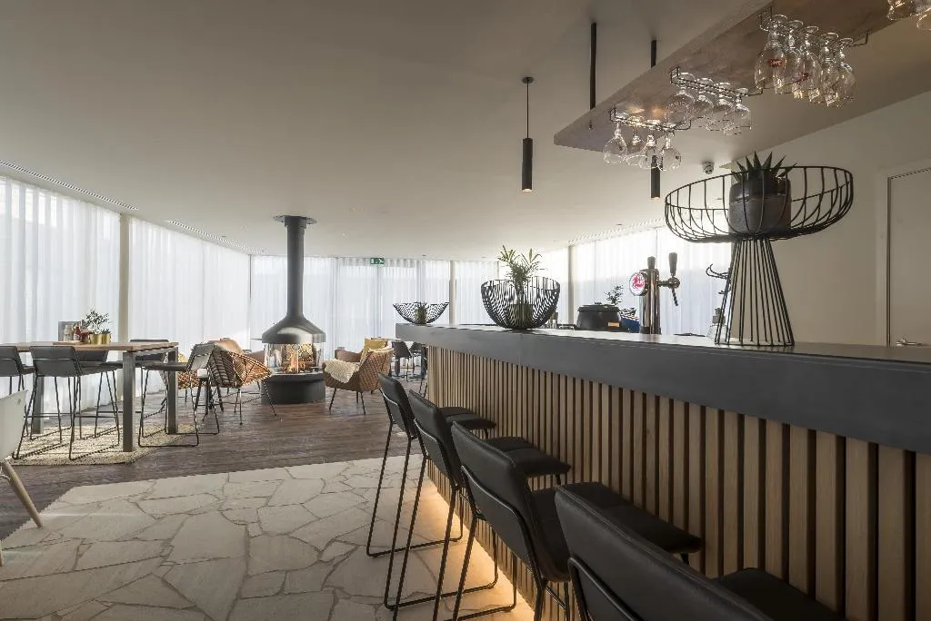 Bar, PREMIER SUITES PLUS Antwerp, Antwerp