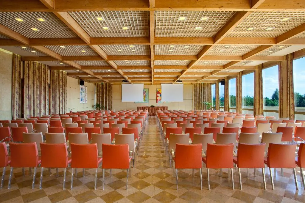 Conferences, Crowne Plaza Padova, Venice