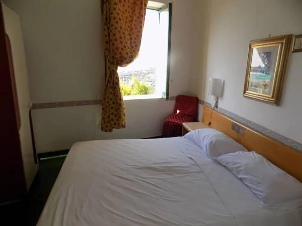 Room, O' Funaro, Naples