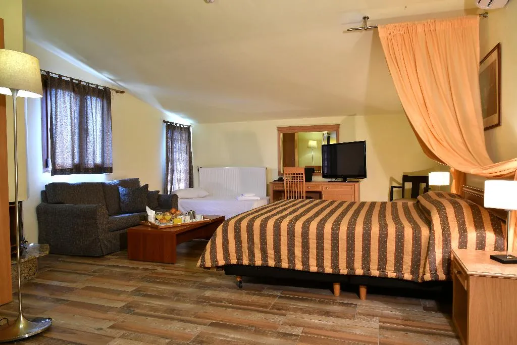QUADRUPLE STANDARD Room, Four Seasons (SKG), Halkidiki