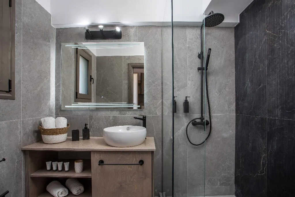 DOUBLE DELUXE KING BED Room, Jimmys Garden, Rhodes