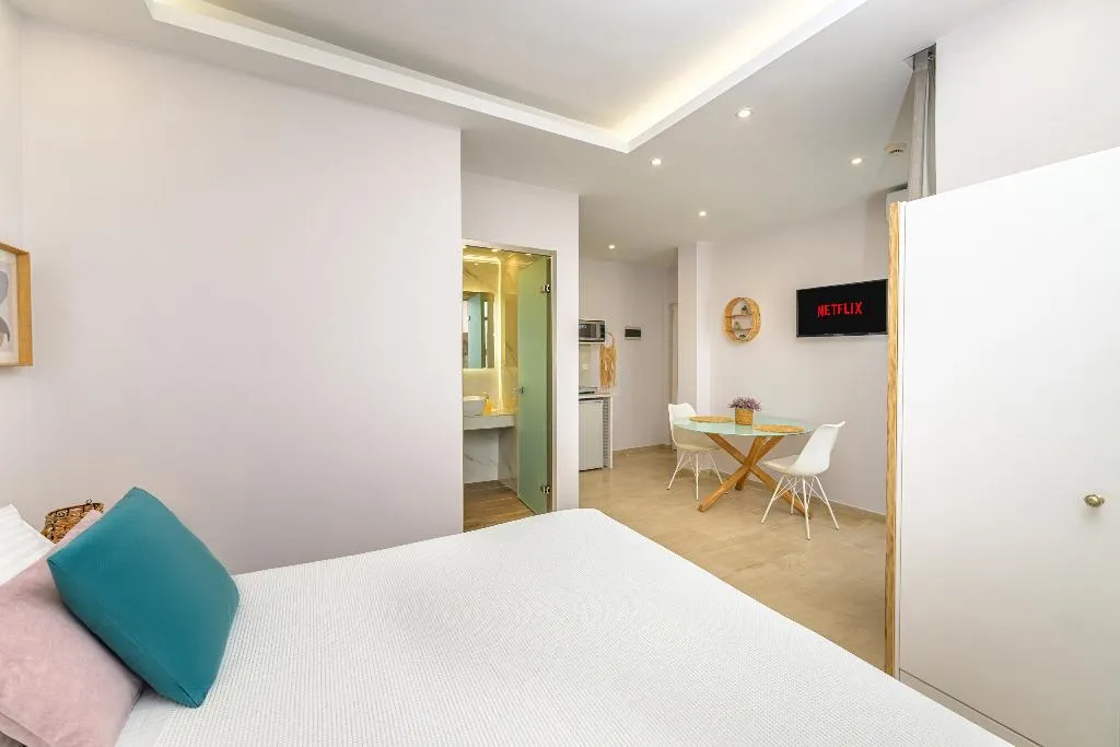 Double or Twin SUPERIOR KING BED Room, Korina Apart Hotel, Corfu
