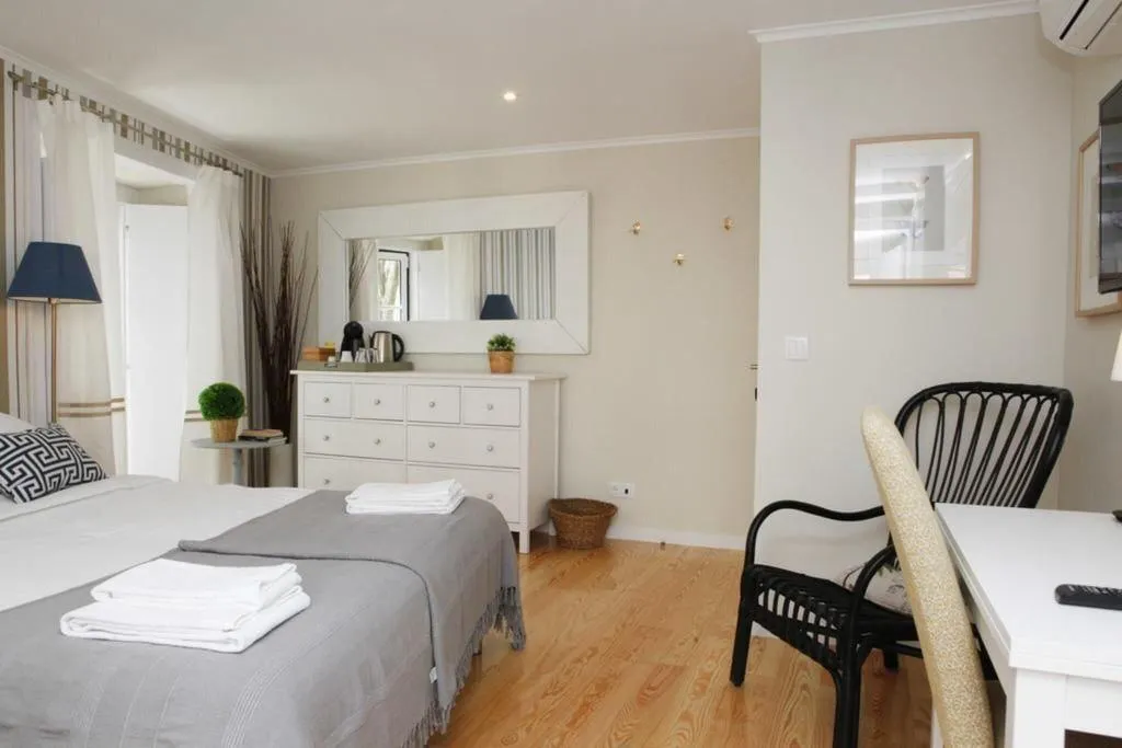 Room, Flores Guest House, Lisbon