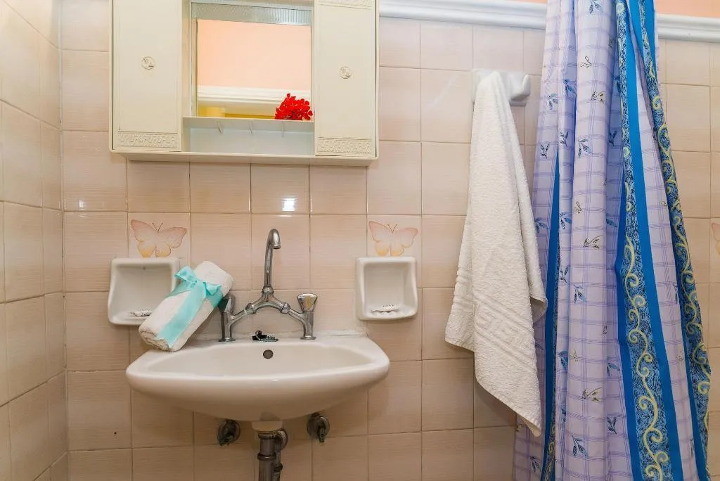 Room, Roussa's Studios and Apartments, Zante