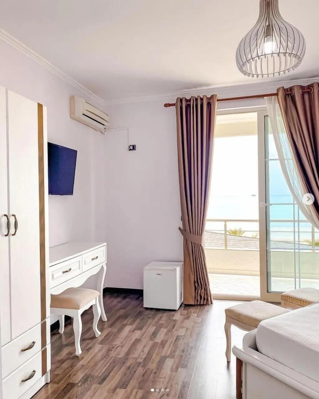 Room, Hotel Majestic, Durres