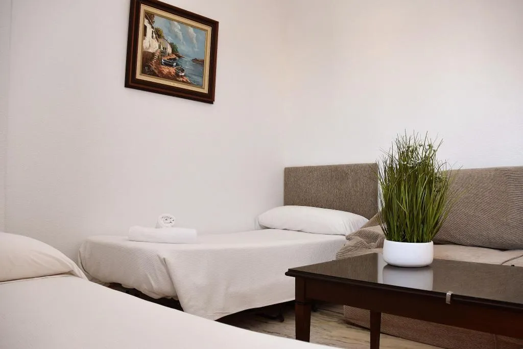 Bed in dormitory TWO BEDS Room, Hotel Turia, Valencia