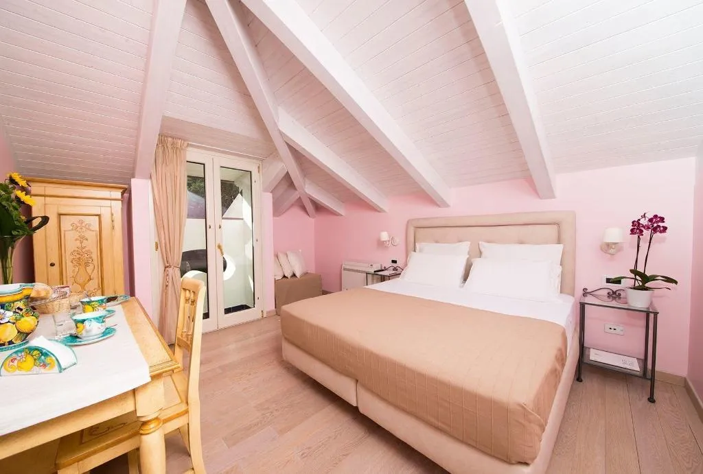 Room, B B Villa Fabiana, Naples