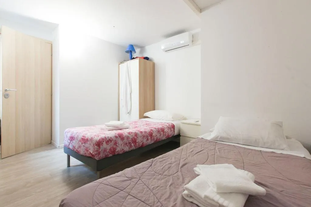 Room, Red Line Room Division, Milan