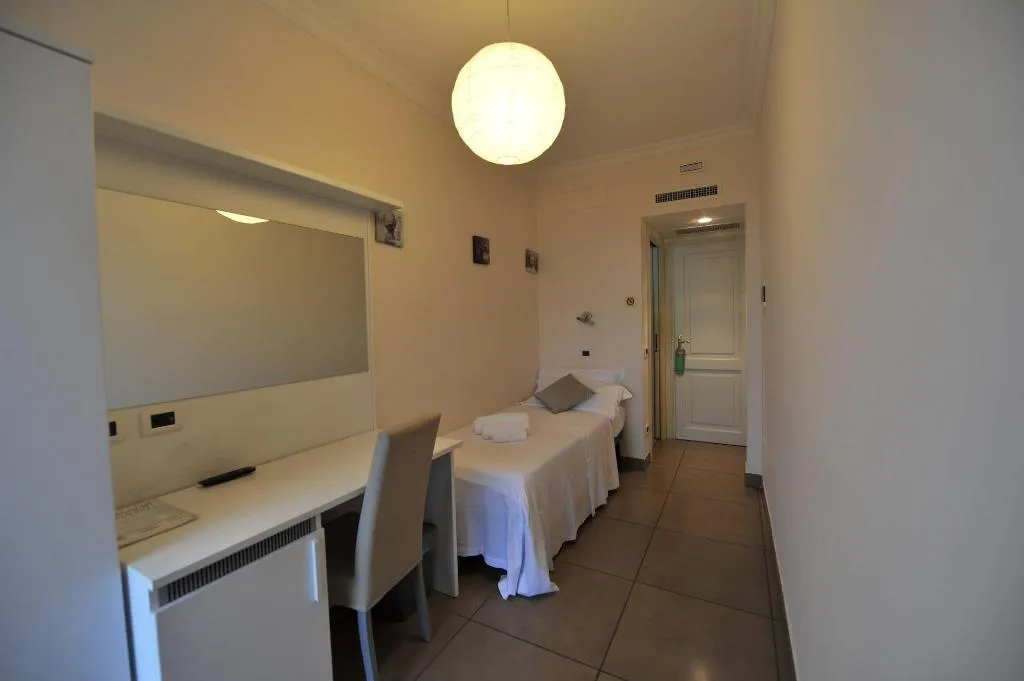 Room, B&B Roof Garden Zaccardi, Rome