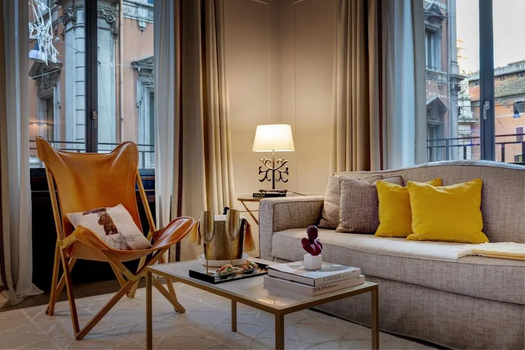 SUITE DELUXE KING BED Room, Singer Palace Hotel, Rome