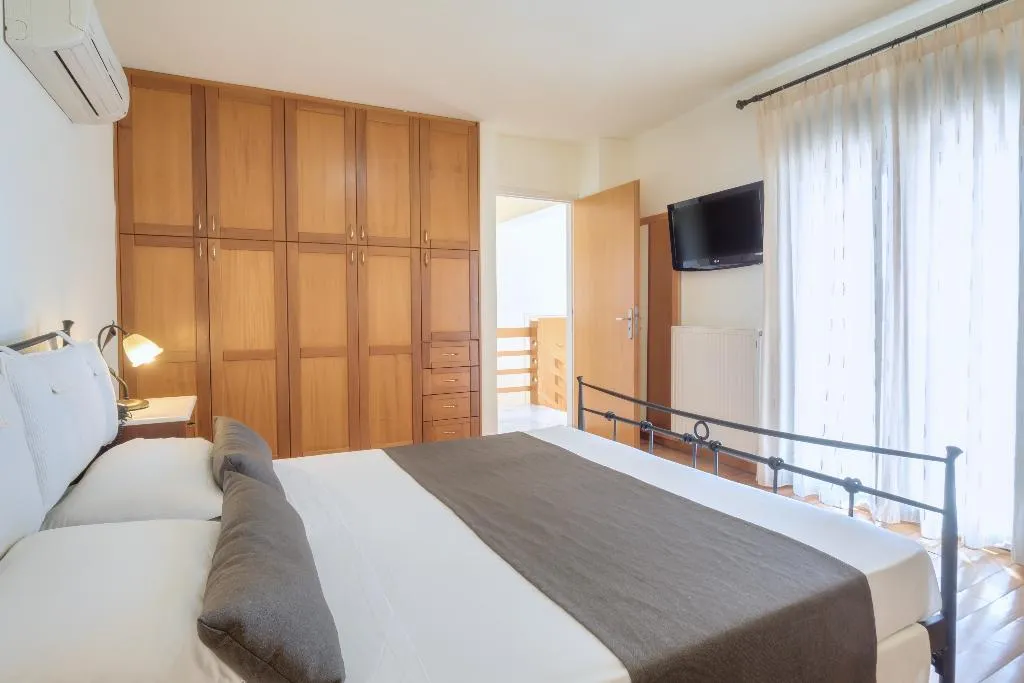 VILLA FOUR BEDROOMS Room, Miramare Resort & Spa, Crete