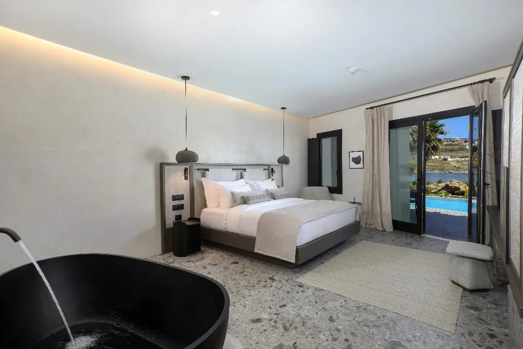 SUITE WITH PRIVATE POOL Room, Aeonic Suites & Spa, Mykonos