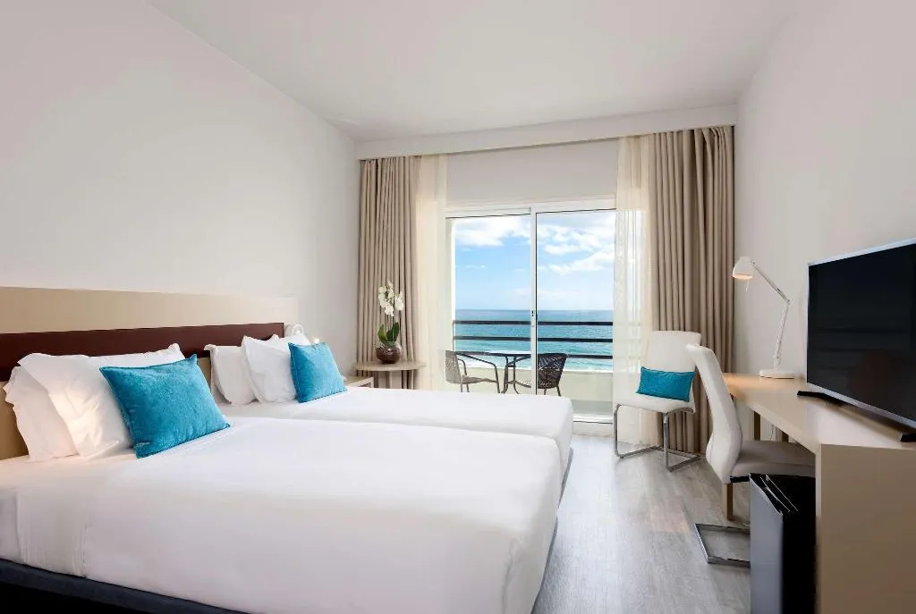 TWIN PREMIUM SEA VIEW Room, Tryp Lisboa Caparica Mar Hotel, Lisbon