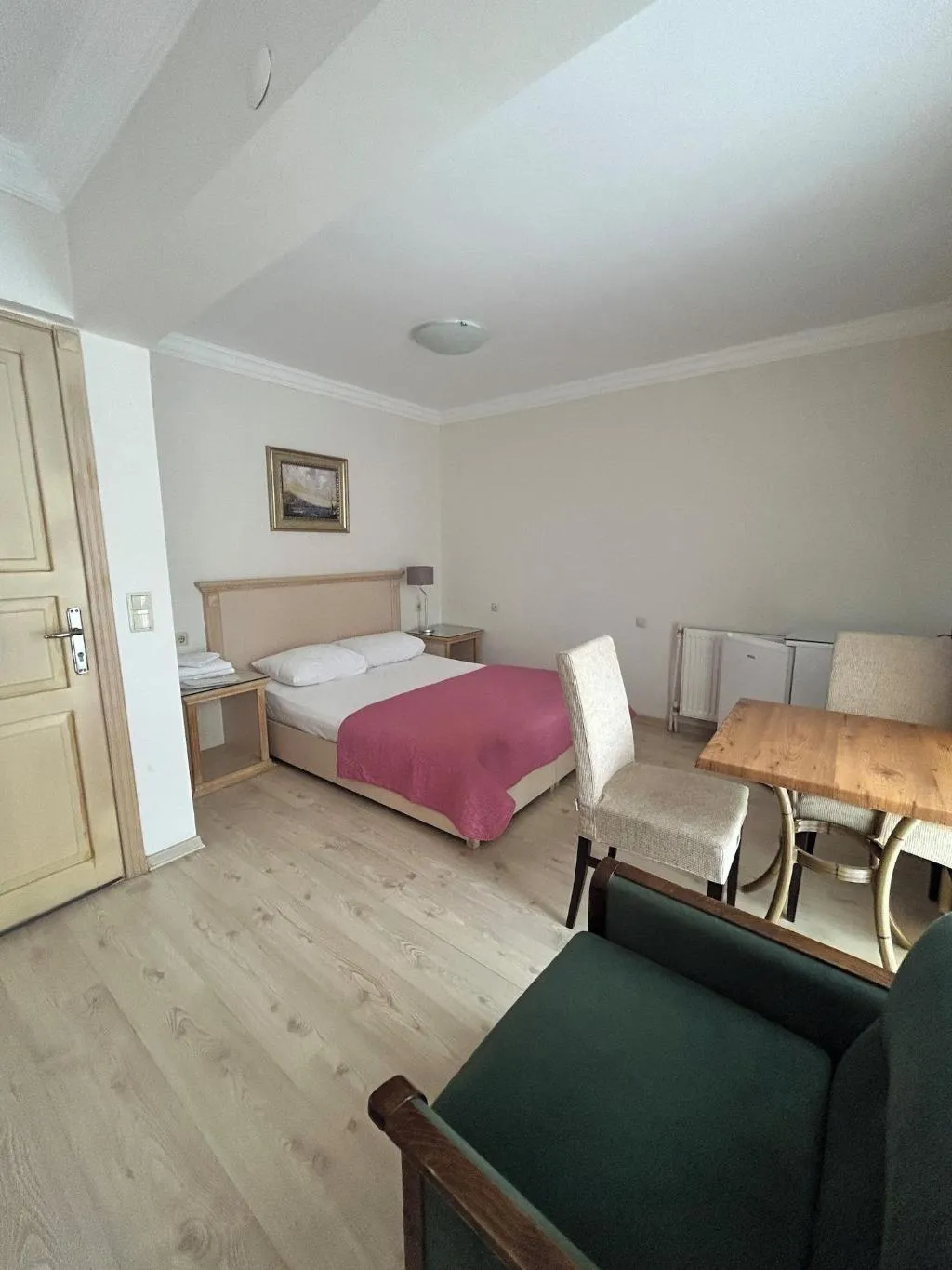 Room, Melaike, Izmir