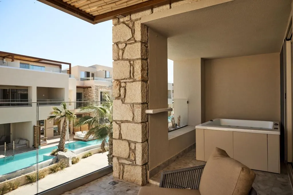 SUITE WITH JACUZZI Room, Uzenie All Suites Boutique Resort, Crete
