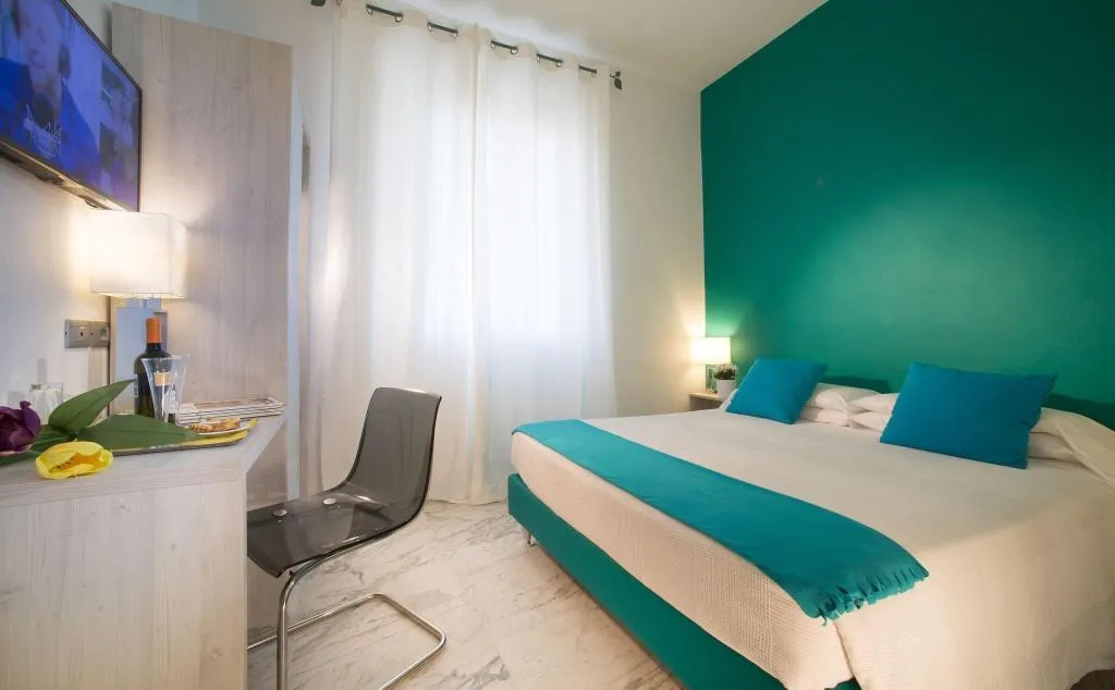 TWIN STANDARD Room, Boston, Florence