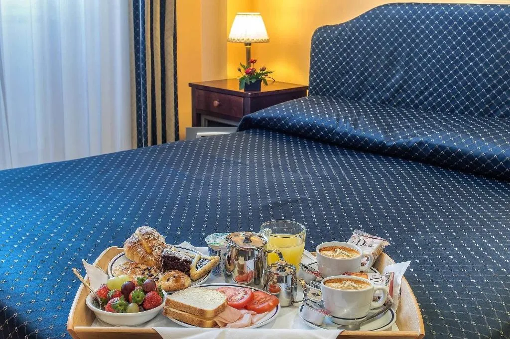 Room, Hotel Caracciolo, Naples