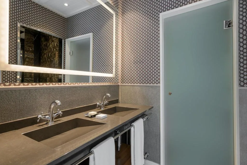 TWIN DELUXE Room, AC Santo Mauro Autograph Collection by Marriott, Madrid