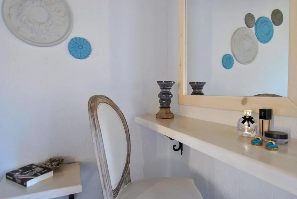 Room, Minas Studios, Kefallinia