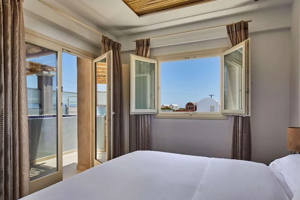 DOUBLE GUEST ROOM KING BED Room, Sea Breeze Santorini Beach Resort, Curio Collectio, Santorini