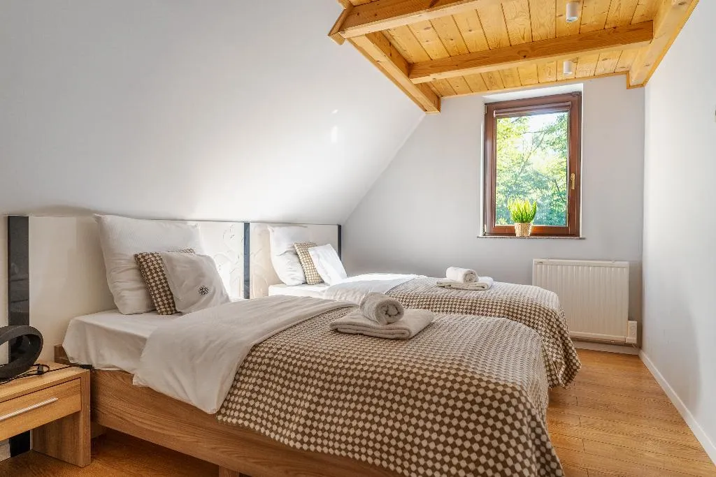 APARTMENT THREE BEDROOMS Room, Harenda Residence- Destigo Hotels, Krakow