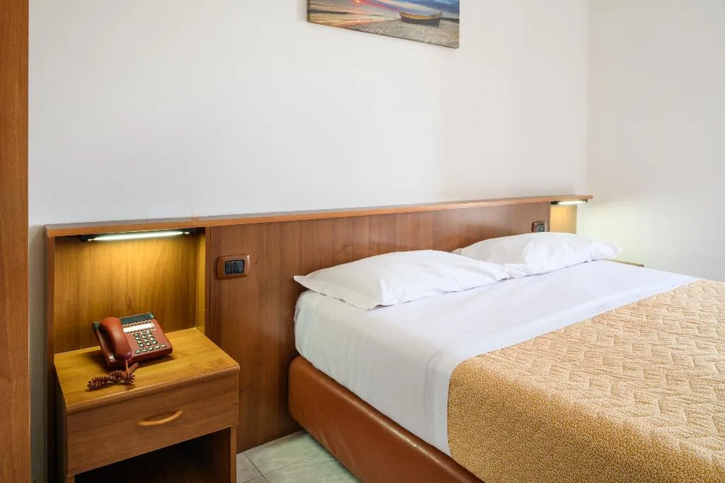 DOUBLE ECONOMY Room, Hotel La Mela, Naples
