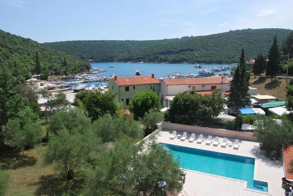 Pool, Carmen, Istria