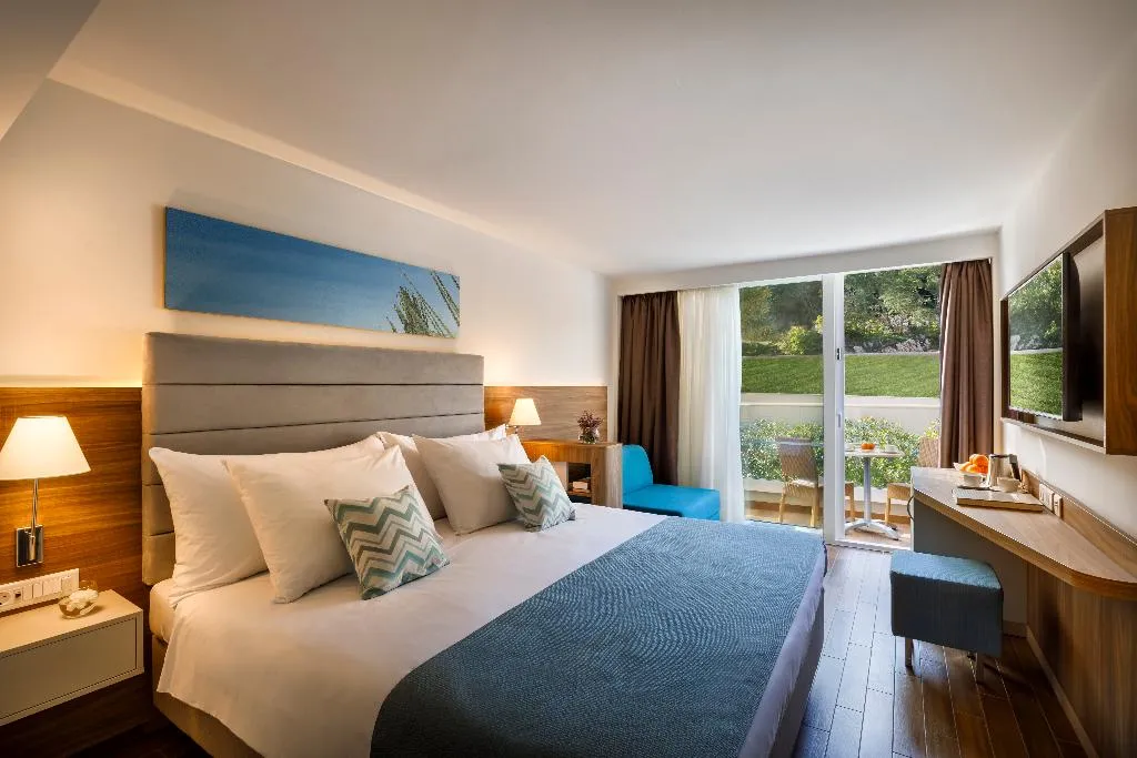 TRIPLE SUPERIOR WITH BALCONY Room, Valamar Bellevue Resort, Istria