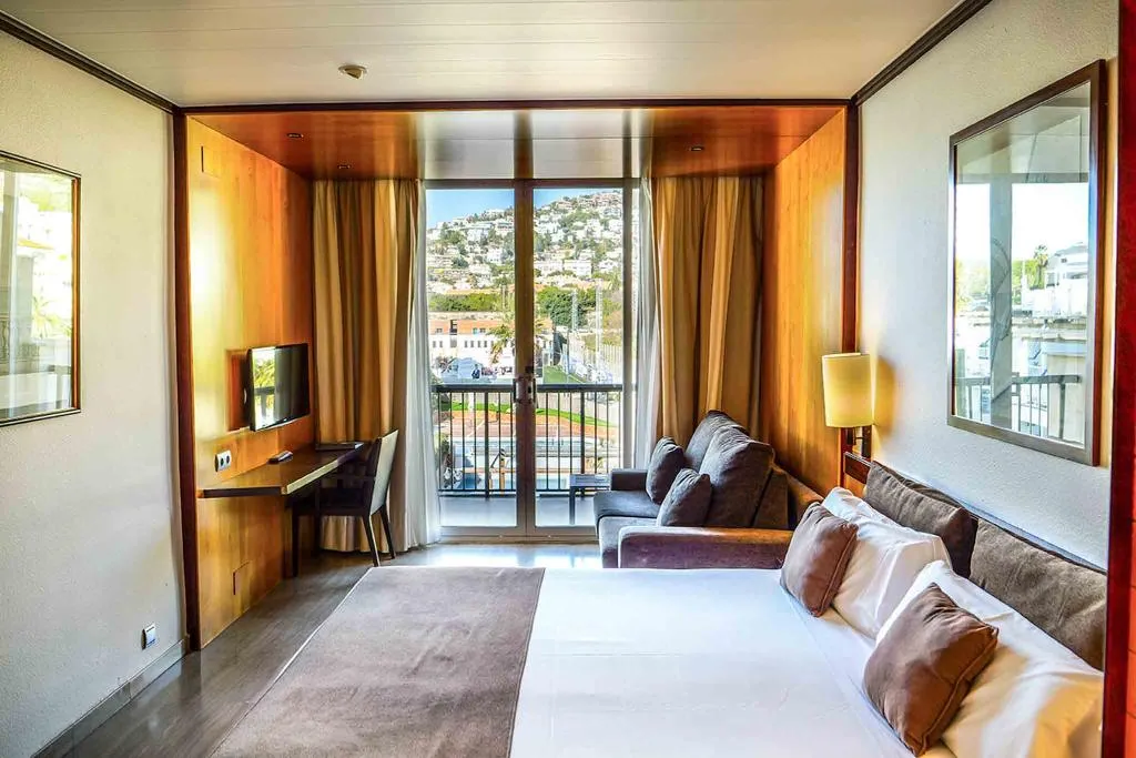 Double or Twin POOL VIEW Room, Estela Barcelona, Costa Brava