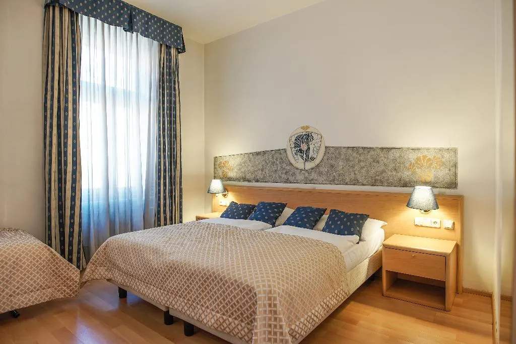 TRIPLE STANDARD Room, Hotel Tivoli Prague, Prague