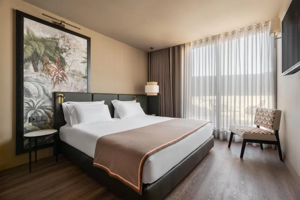 JUNIOR SUITE STANDARD Room, Dorma Essenzia Porto, Porto