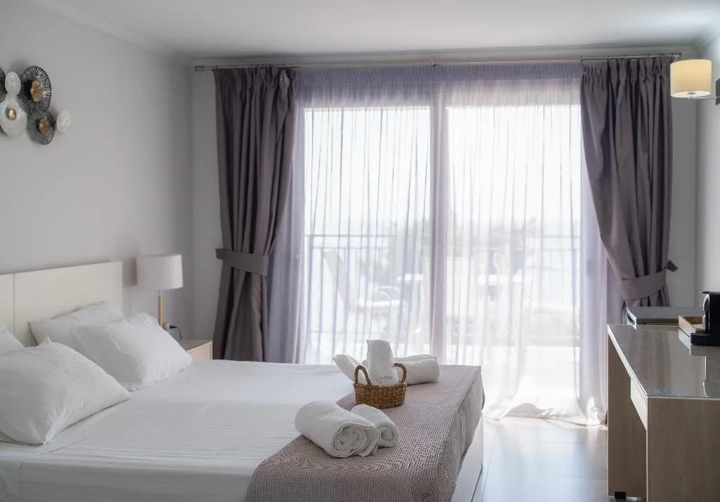 DOUBLE ONE BED Room, La Luna, Skiathos