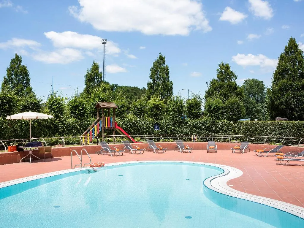 Pool, Novotel Venezia Mestre Castellana, Venice