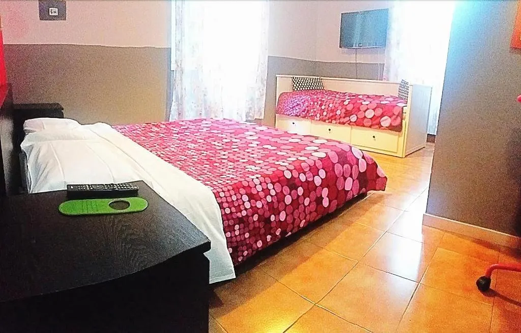 Room, Aladino Inn, Naples