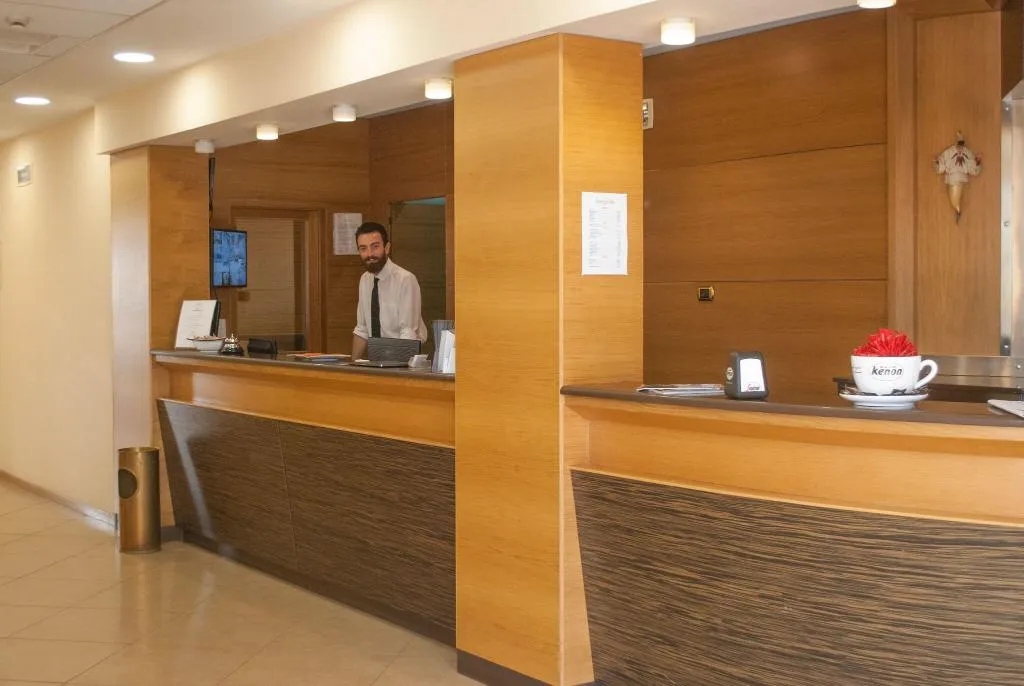 Lobby, City Hotel Casoria, Naples