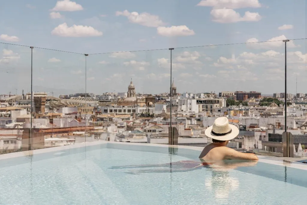 Pool, Hotel Colón Gran Meliá, Seville