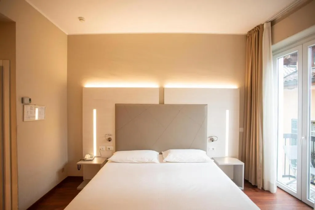 SINGLE STANDARD Room, Primavera, Milan