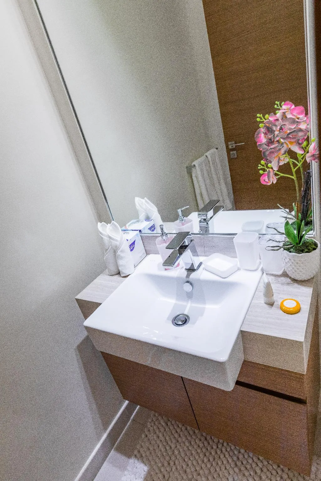 APARTMENT TWO BEDROOMS WITH AIR CONDITIONING Room, FAM Living - City Walk, Dubai