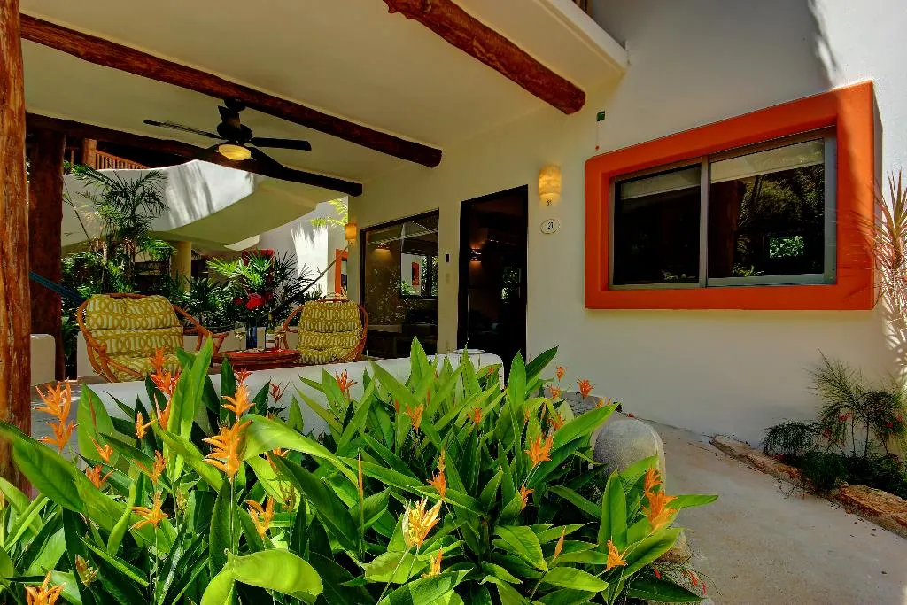 BUNGALOW KING SIZE BED Room, Riviera Maya Suites, Playa Del Carmen