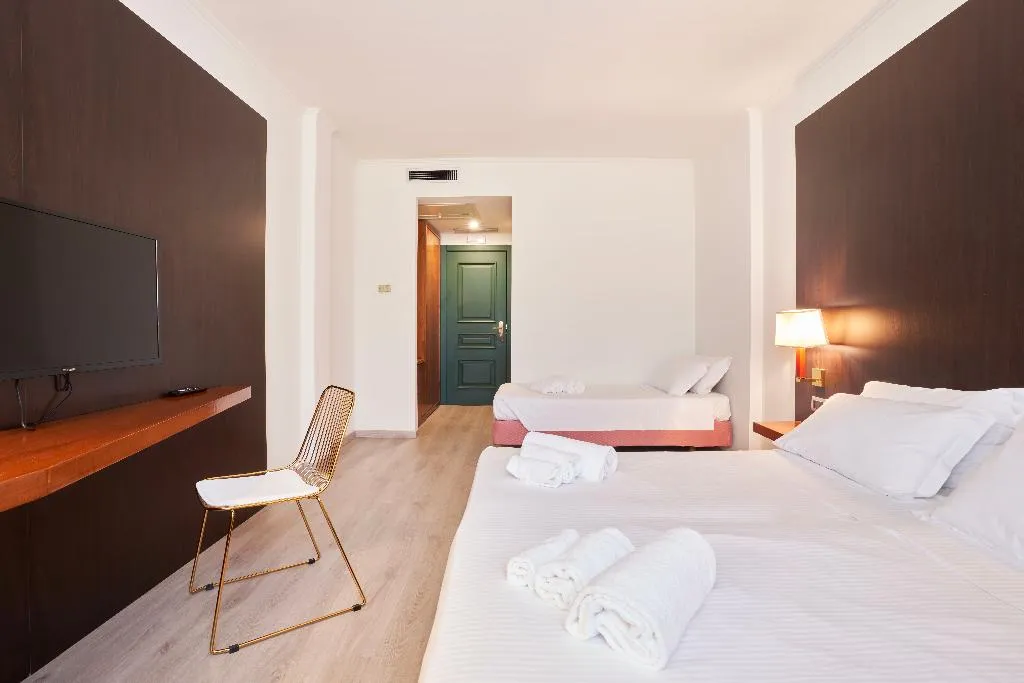 TRIPLE STANDARD Room, Cyrano, Milan