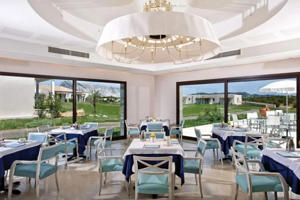 Restaurant, Grande Baia Resort & Spa, Olbia