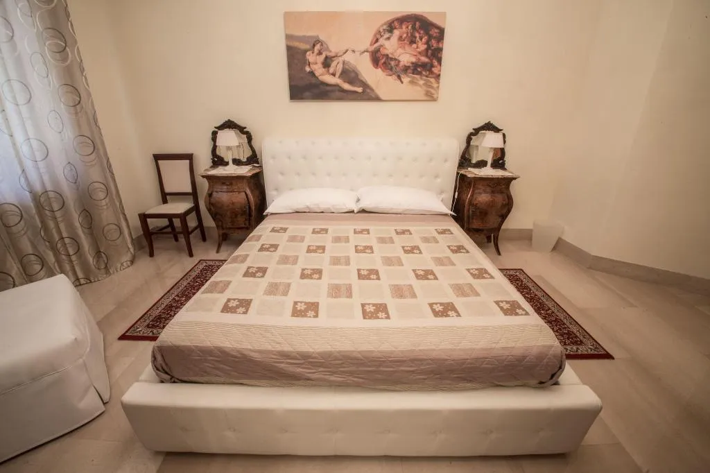 Room, Desiderio Di Roma, Naples
