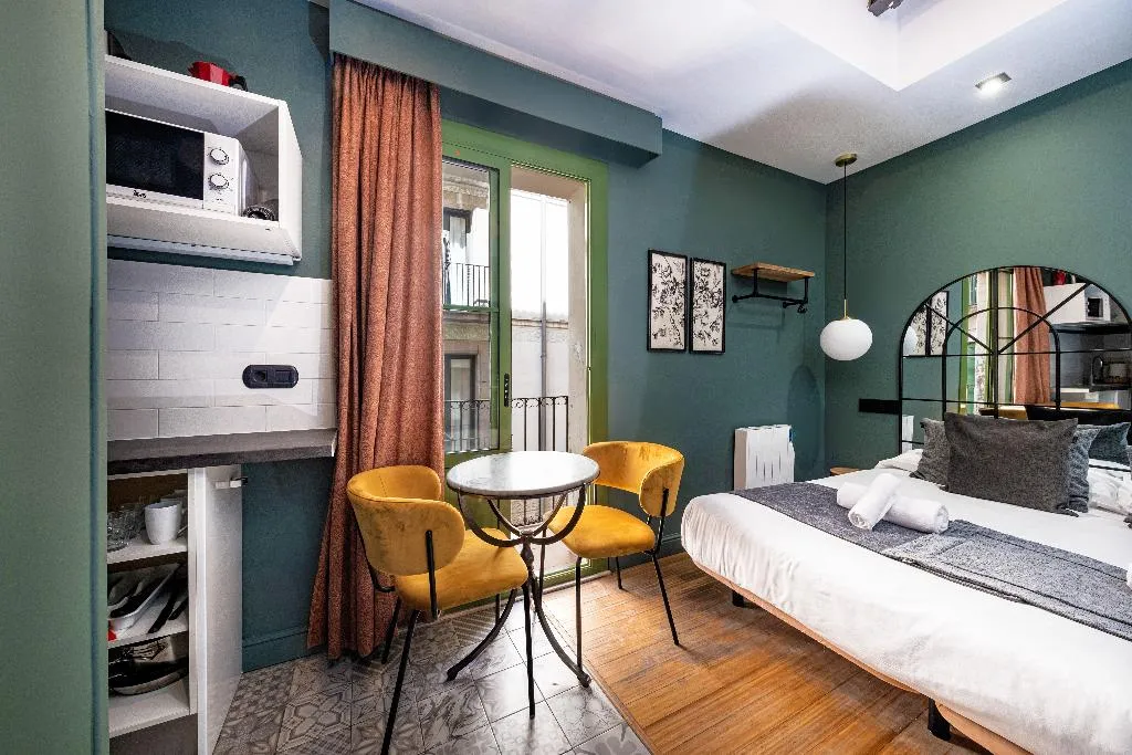 STUDIO CAPACITY 1 Room, AinB Born Damas Apartment, Barcelona