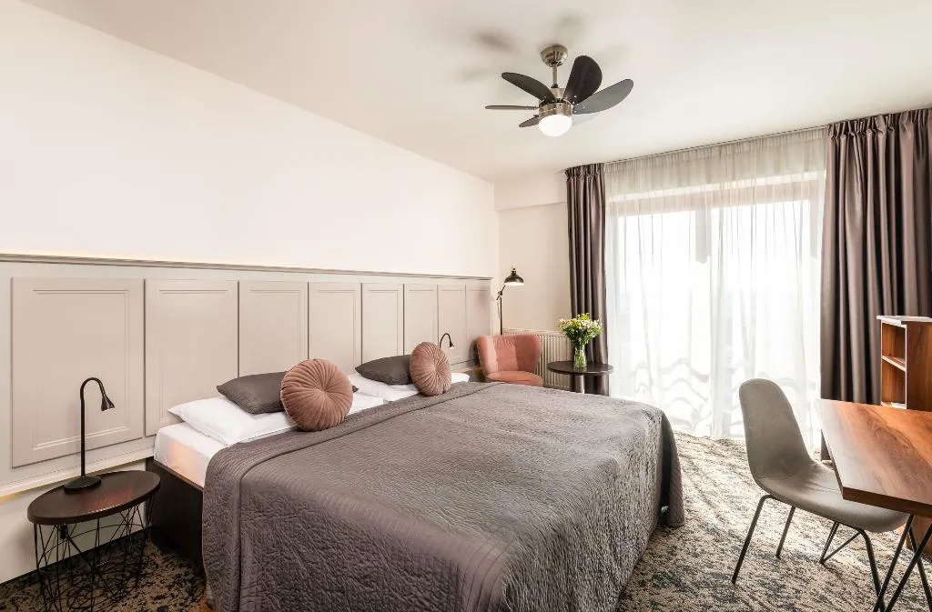 SINGLE PREMIUM Room, Hotel Troja Prague, Prague