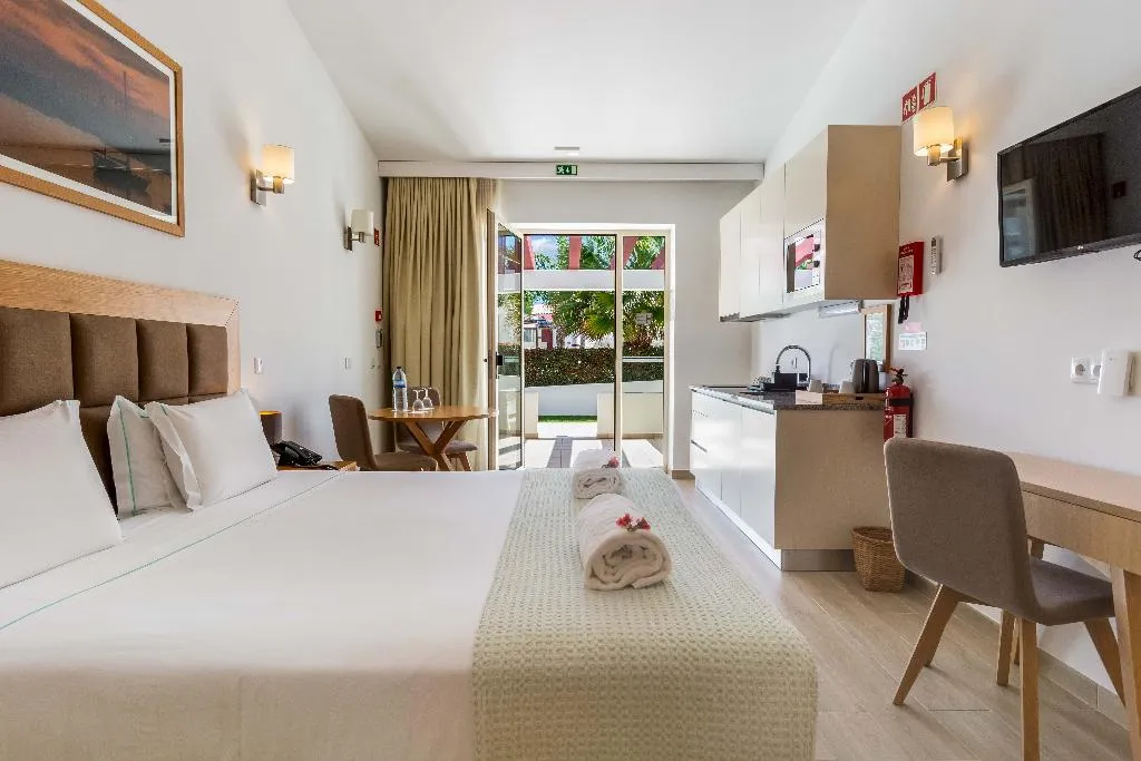 STUDIO POOL VIEW Room, Hotel Rural Bricia Du Mar, Algarve