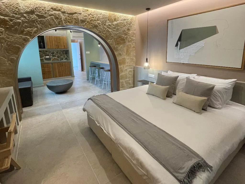 SUITE DELUXE SEA VIEW Room, Vrachia Beach Hotel & Suites - Adults Only, Cyprus