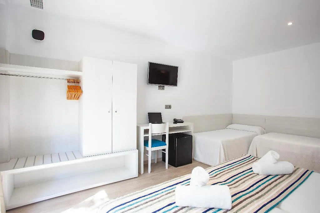 QUADRUPLE STANDARD Room, Hotel Rosales Formentera, Ibiza