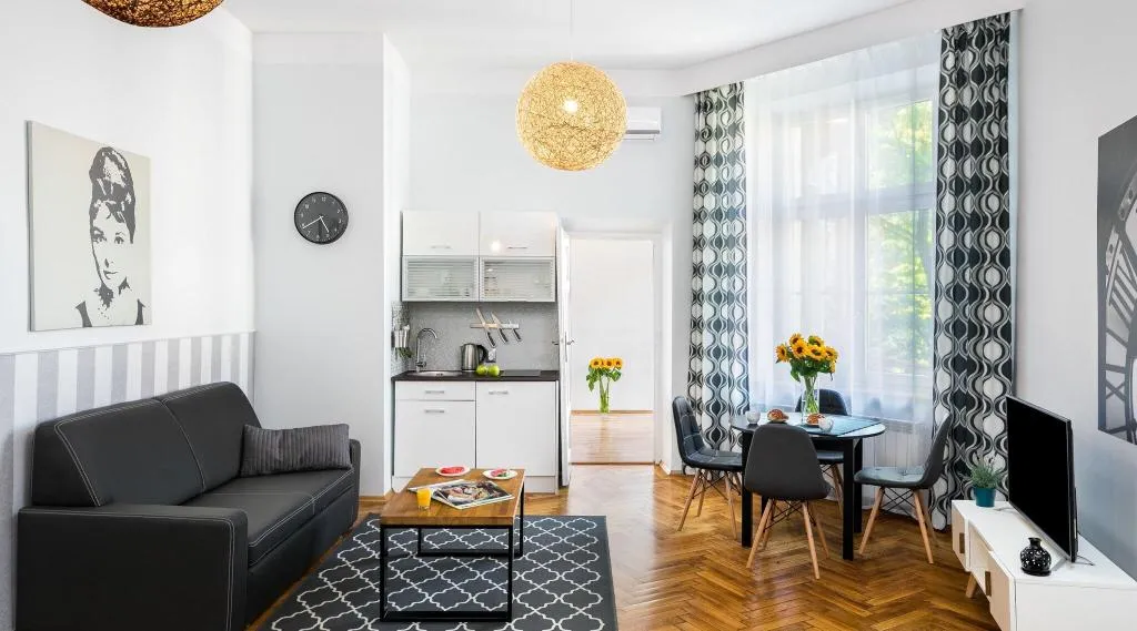STUDIO DELUXE WITH VIEWS Room, Old Town Residence BIS, Krakow
