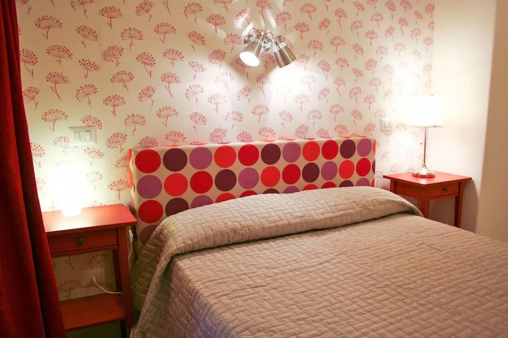 Room, City-in-hostel-B&B, Catania